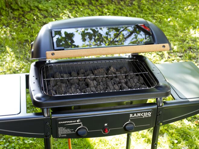 Grillen - Gasgrill mit Lavasteinen Grillen Unterseite Gas-Grill