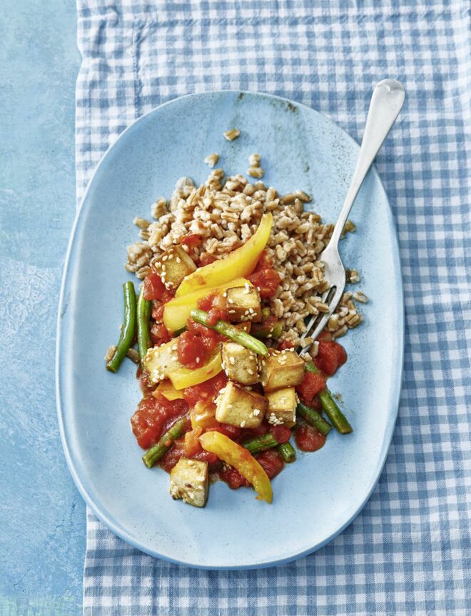Dinkel mit Tofu und Gemüsemix Dinkel mit Tofu und Gemüsemix