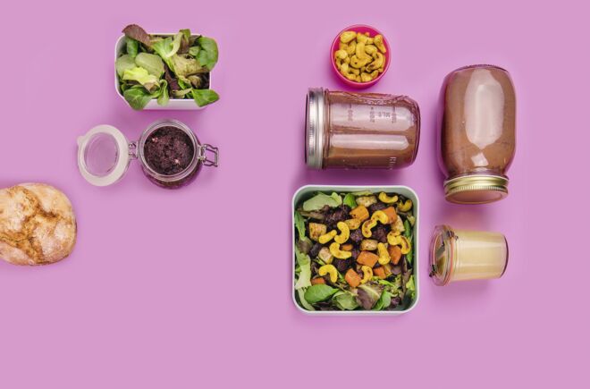 Wurzelgemüse-Partymit Salat und Suppe Wurzelgemüse-Partymit Salat und Suppe