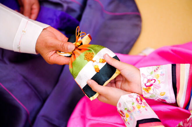 2020074201105004k_Welcoming foreign guests 2020074201105004k_Welcoming foreign guests