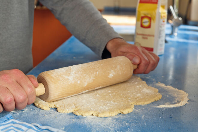 Backen, Quark-Öl-Teig mit Nudelholz ausrollen, Step 1 Kuchen Unterseite Rezepte Quark-Öl-Teig