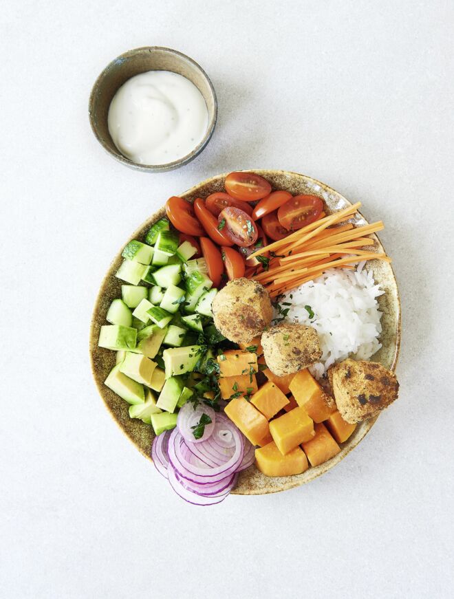 Buddha-Bowl mit Falafeln
