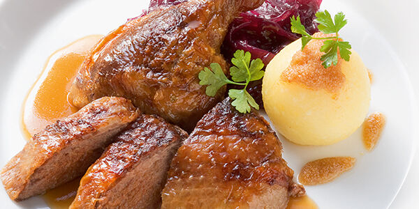 Weihnachtsgans mit Blaukraut und Kn&ouml;deln