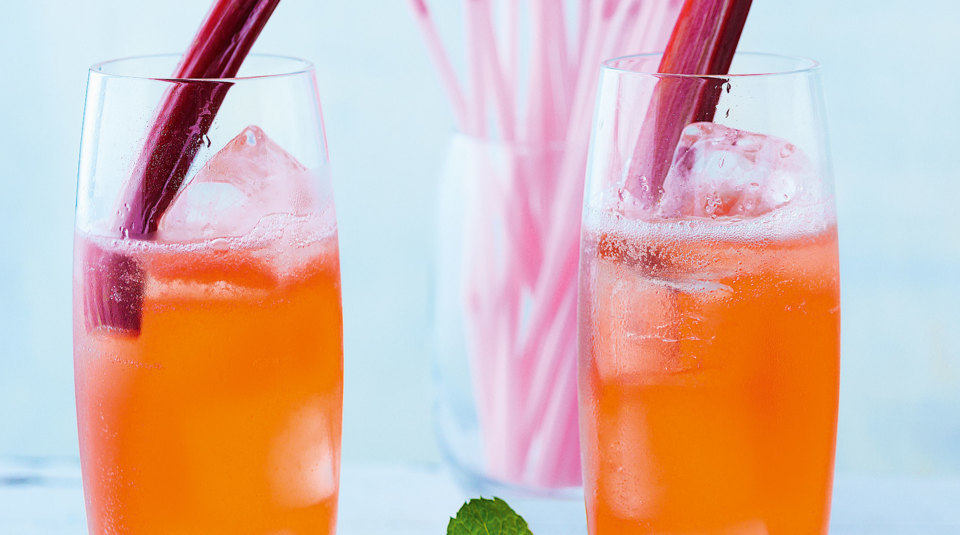 Descarcă rețetele celor mai populare cocktail-uri