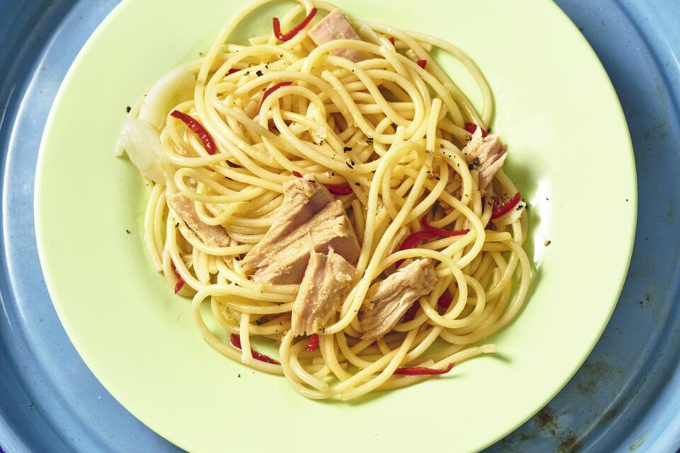 Spaghetti aglio e olio mit Thunfisch