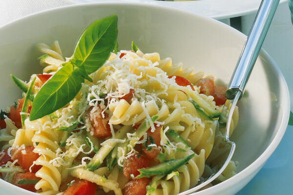 20 Leichte Rezepte Fur Essen An Heissen Tagen Kuchengotter Essen Bei Hitze Rezepte