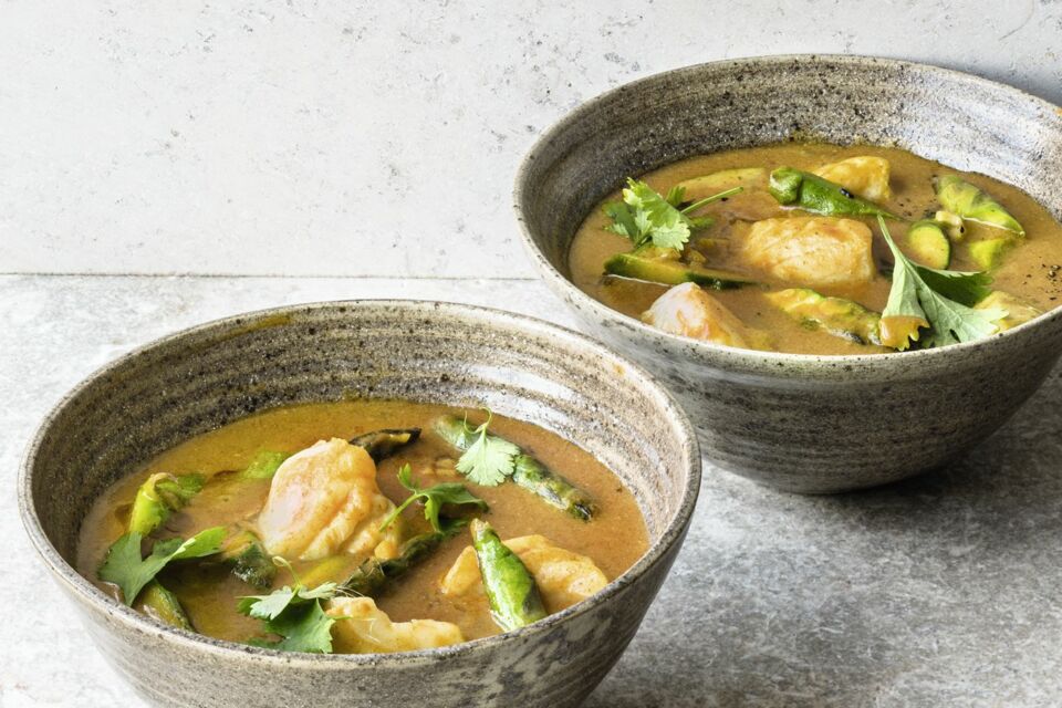 Gelbes Fisch-Curry mit Spargel
