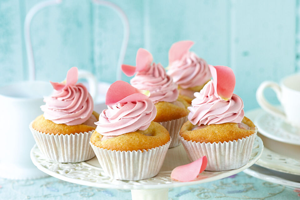 Rosen-Litschi-Cupcakes