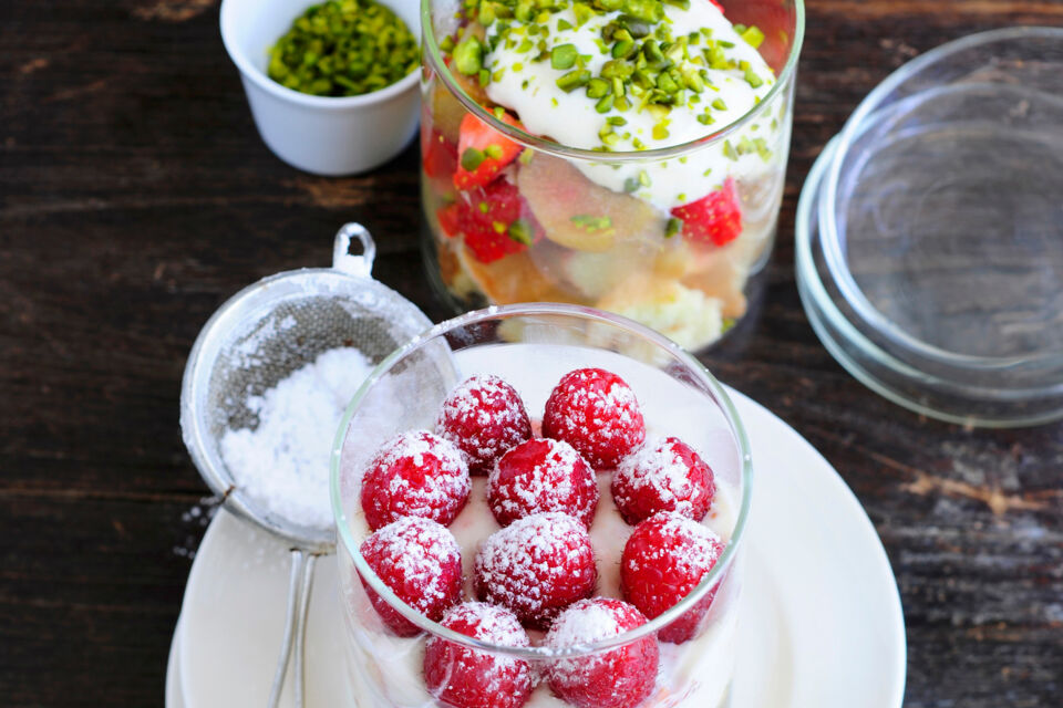 Rhabarber-Erdbeer-Trifle
