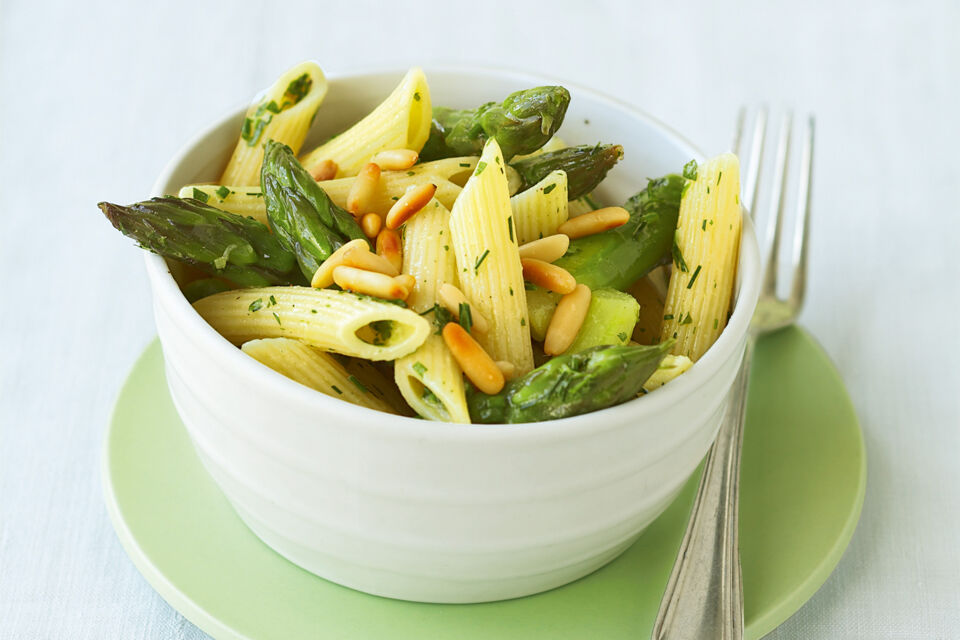 Grüner Nudel-Spargel-Salat