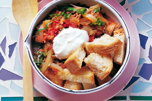 Altes Brot frisch serviert: Die besten Brotsuppen Rezepte | Küchengötter Altes Brot frisch serviert: Die besten Brotsuppen Rezepte | Küchengötter