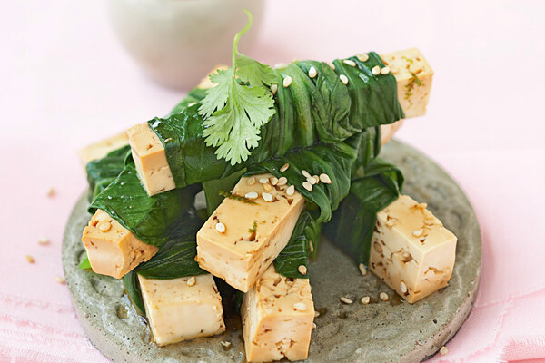 Tofu-Pak-Choi-Wraps mit Chilidip