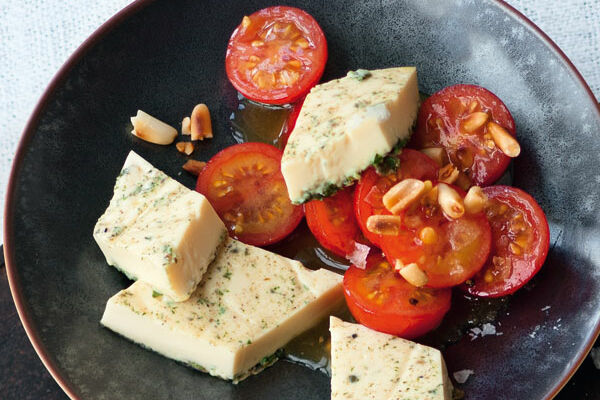 Abwechslungsreicher Klassiker: Unsere besten Tomatensalat-Rezepte ... Abwechslungsreicher Klassiker: Unsere besten Tomatensalat-Rezepte ...