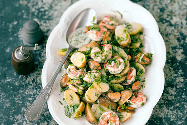 Kartoffelsalat mit Meeresfrüchten