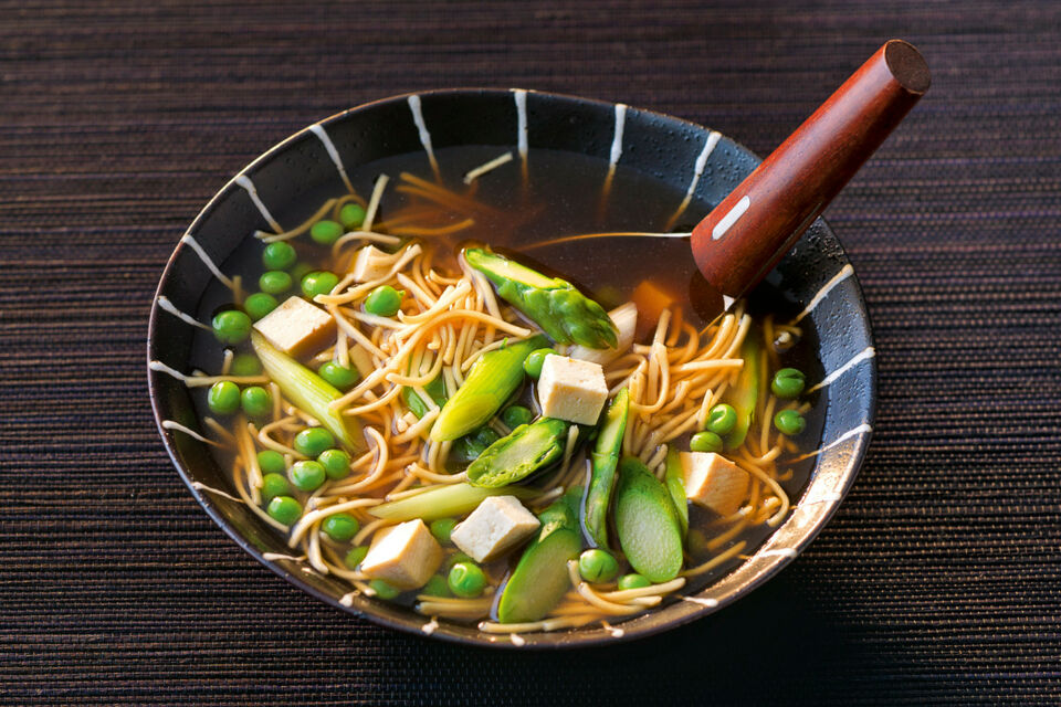 Asia-Nudelsuppe mit Tofu