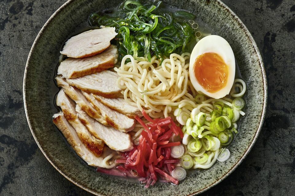 Ramen mit Hähnchenbrust, Wakame und Ingwer