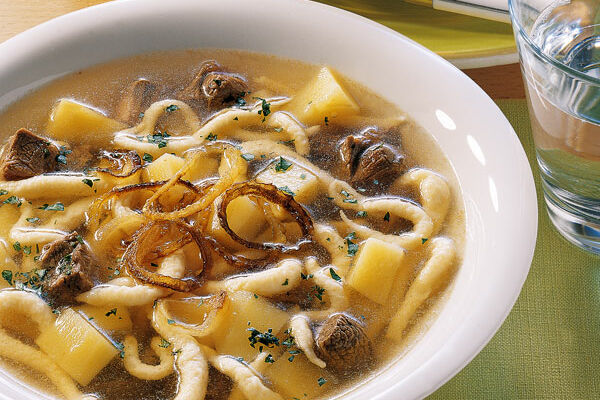 Vom Spätzle bis zum Wustsalat: Typisch Schwäbische Gerichte | Küchengötter Vom Spätzle bis zum Wustsalat: Typisch Schwäbische Gerichte | Küchengötter