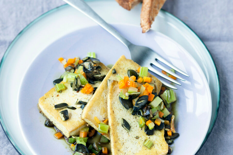 38 leckere Rezepte rund um gebratenen Tofu | Küchengötter 38 leckere Rezepte rund um gebratenen Tofu | Küchengötter