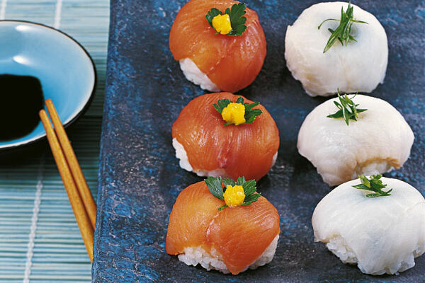 Zweierlei Temari-Sushi