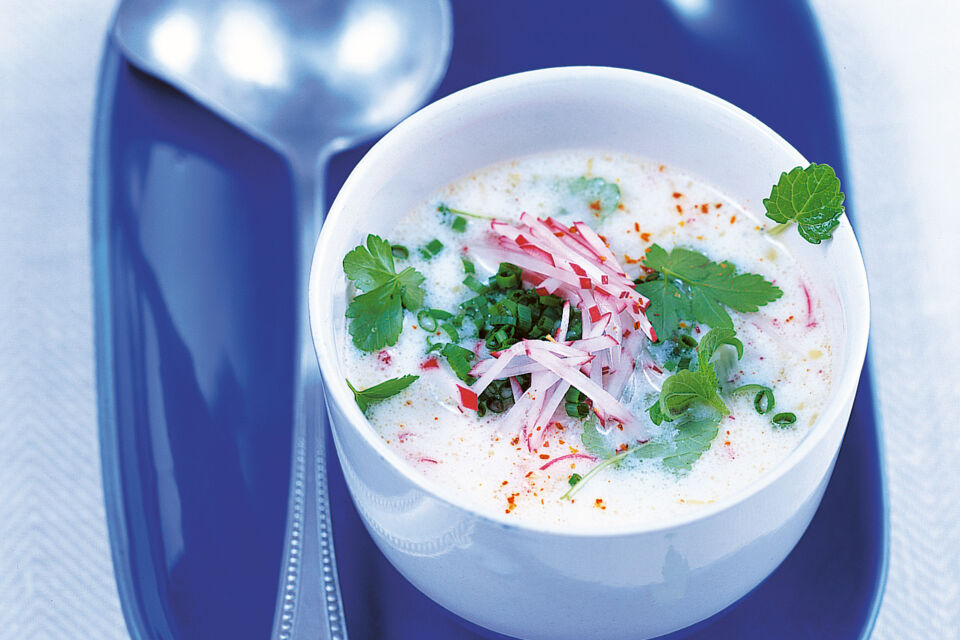 38 feine Kräutersuppen-Rezepte | Küchengötter 38 feine Kräutersuppen-Rezepte | Küchengötter