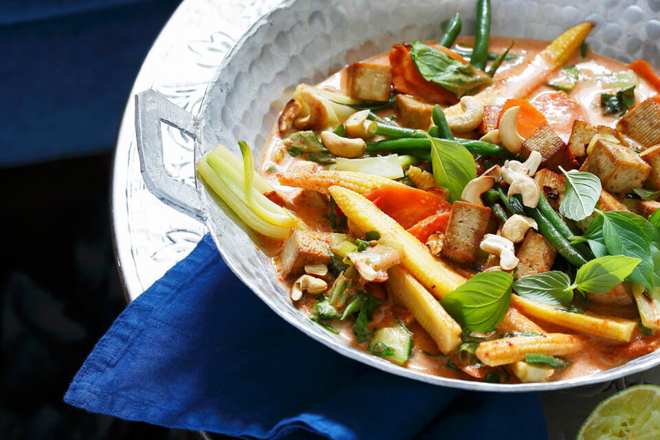 Rotes Thai-Curry mit Tofu