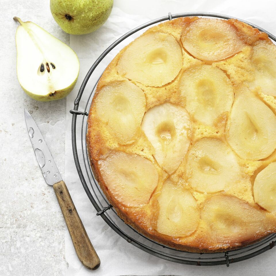 Umgedrehter Birnenkuchen mit Marzipan Rezept | Küchengötter Umgedrehter Birnenkuchen mit Marzipan Rezept | Küchengötter