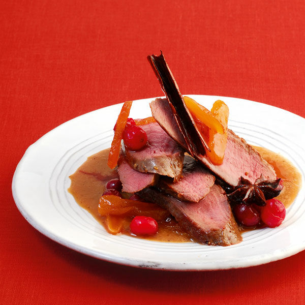 Rehrücken mit Cranberry-Aprikosen-Ragout Rezept | Küchengötter Rehrücken mit Cranberry-Aprikosen-Ragout Rezept | Küchengötter