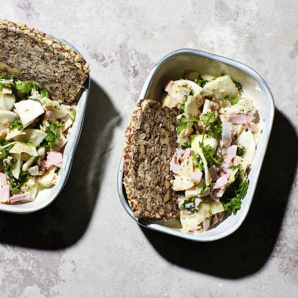 Mairübchen-Salat mit Pistazien-Dressing Rezept | Küchengötter Mairübchen-Salat mit Pistazien-Dressing Rezept | Küchengötter