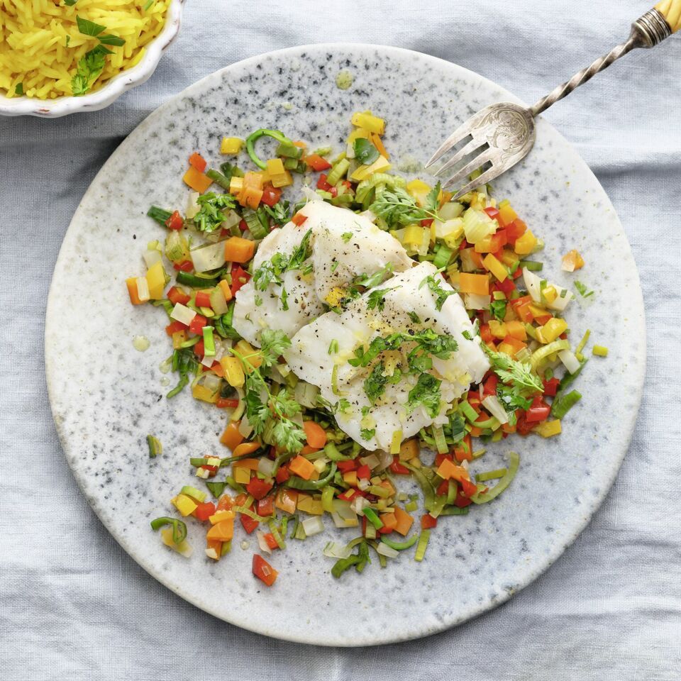Kabeljau auf Gemüsebett Rezept | Küchengötter Kabeljau auf Gemüsebett Rezept | Küchengötter