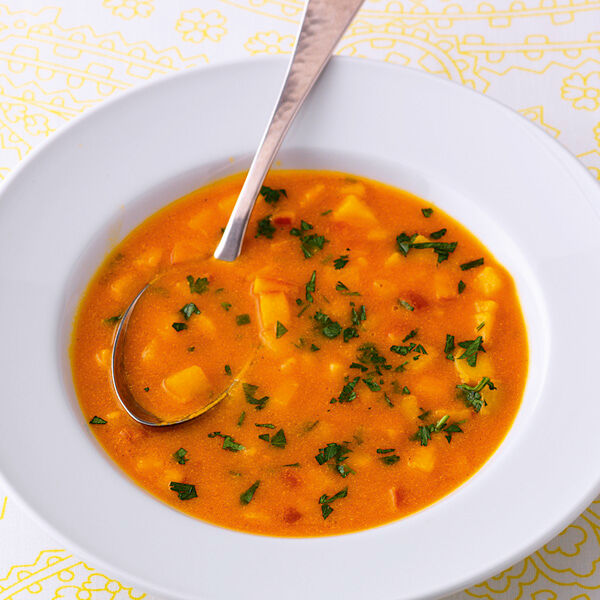 Exotische Möhrensuppe mit Babymöhren