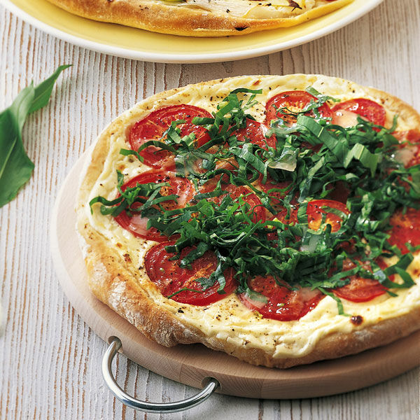Bärlauch-Pizza mit Pecorino Rezept | Küchengötter
