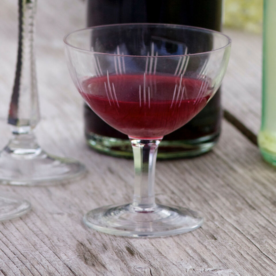 Himbeer-Likör mit Waldmeister Rezept | Küchengötter Himbeer-Likör mit Waldmeister Rezept | Küchengötter