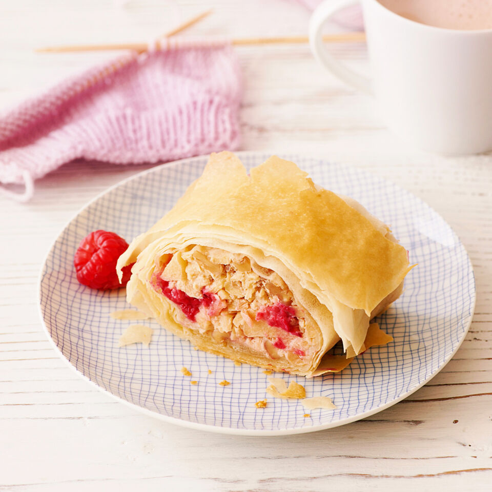 Apfel-Himbeer-Strudel Rezept | Küchengötter Apfel-Himbeer-Strudel Rezept | Küchengötter