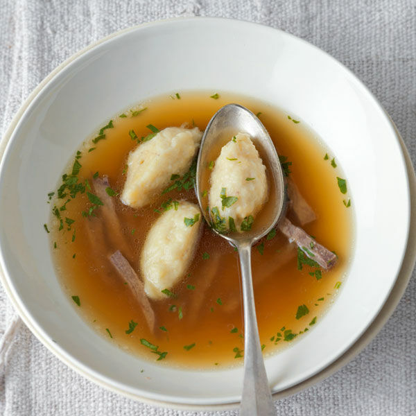 Klare Rinderbrühe Rezept | Küchengötter Klare Rinderbrühe Rezept | Küchengötter