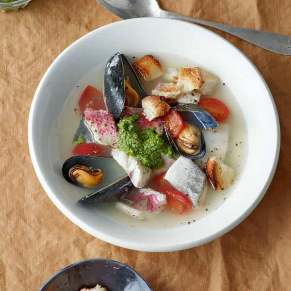 Ligurischer Fischeintopf mit Basilikumpesto Rezept | Küchengötter Ligurischer Fischeintopf mit Basilikumpesto Rezept | Küchengötter