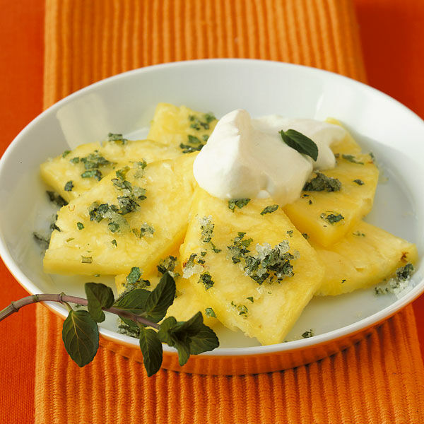 Ananas-Carpaccio mit Zitronencreme Rezept | Küchengötter