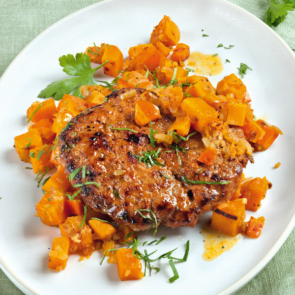 Hacksteaks mit Kürbisgemüse Rezept | Küchengötter Hacksteaks mit Kürbisgemüse Rezept | Küchengötter