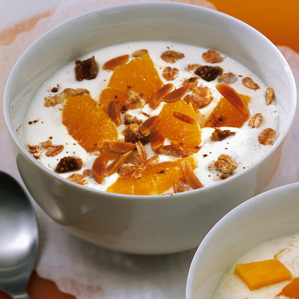 Feigen-Mandel-Müsli mit Orangen Rezept | Küchengötter