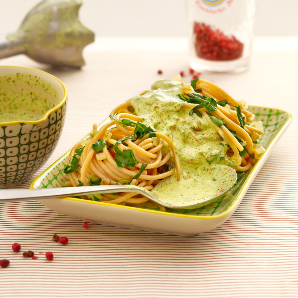 Mangold-Bärlauch-Nudeln Rezept | Küchengötter Mangold-Bärlauch-Nudeln Rezept | Küchengötter