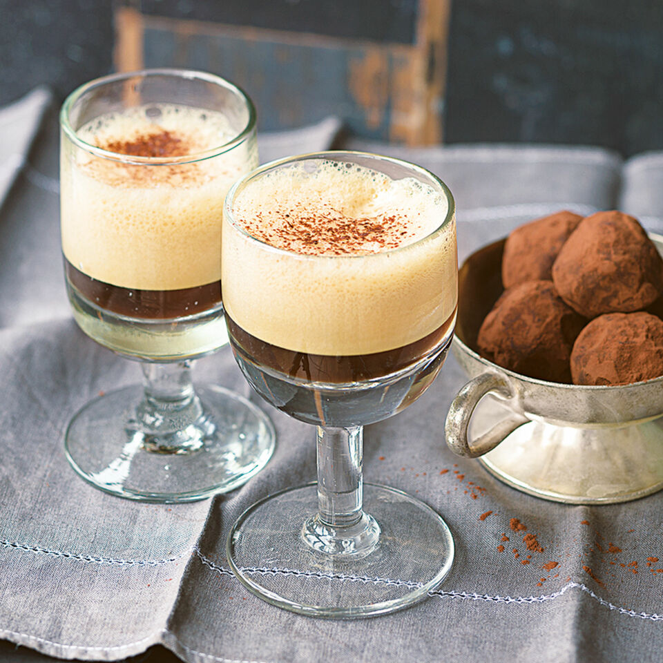 Caffè Shakerato Rezept | Küchengötter Caffè Shakerato Rezept | Küchengötter