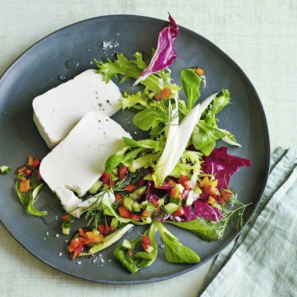 Bunte Blattsalate mit Meerrettich-Mousse Rezept | Küchengötter Bunte Blattsalate mit Meerrettich-Mousse Rezept | Küchengötter