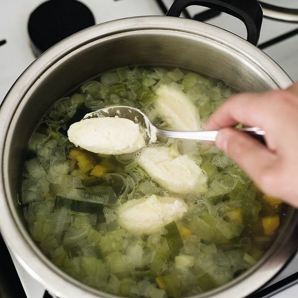 Zarte Hechtklößchen in Dillsauce Rezept | Küchengötter Zarte Hechtklößchen in Dillsauce Rezept | Küchengötter