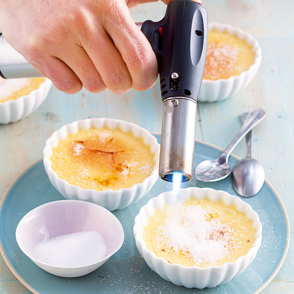 Klassische Crème brûlée mit Passionsfrucht Rezept | Küchengötter
