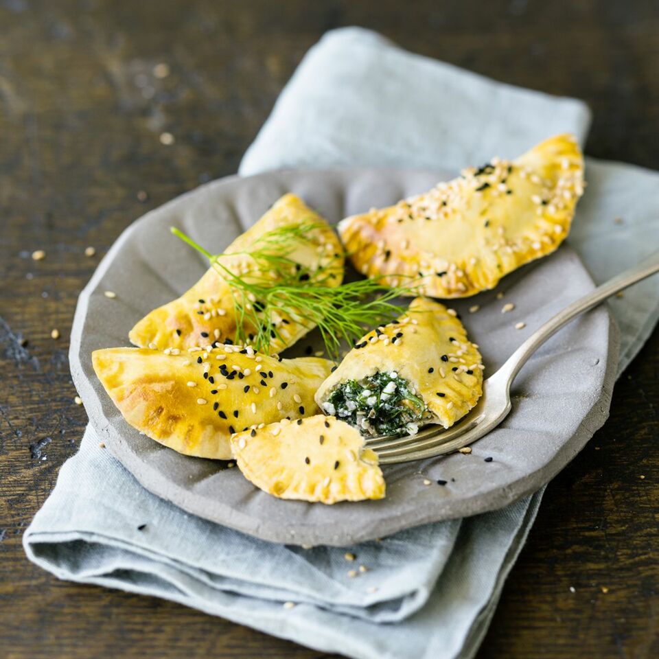 Sambusak mit Spinat und Schafskäse Rezept | Küchengötter Sambusak mit Spinat und Schafskäse Rezept | Küchengötter
