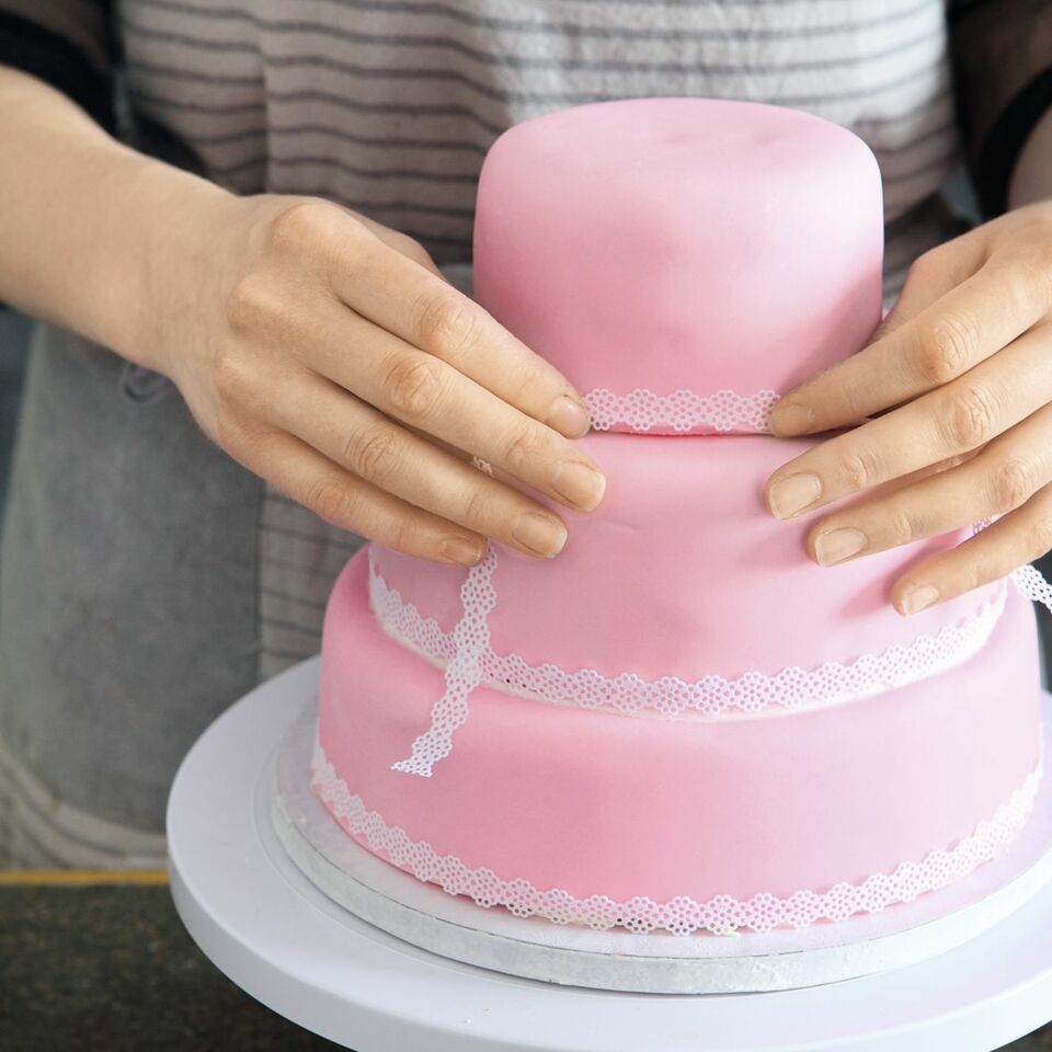 Mehrstöckige Torten aufbauen