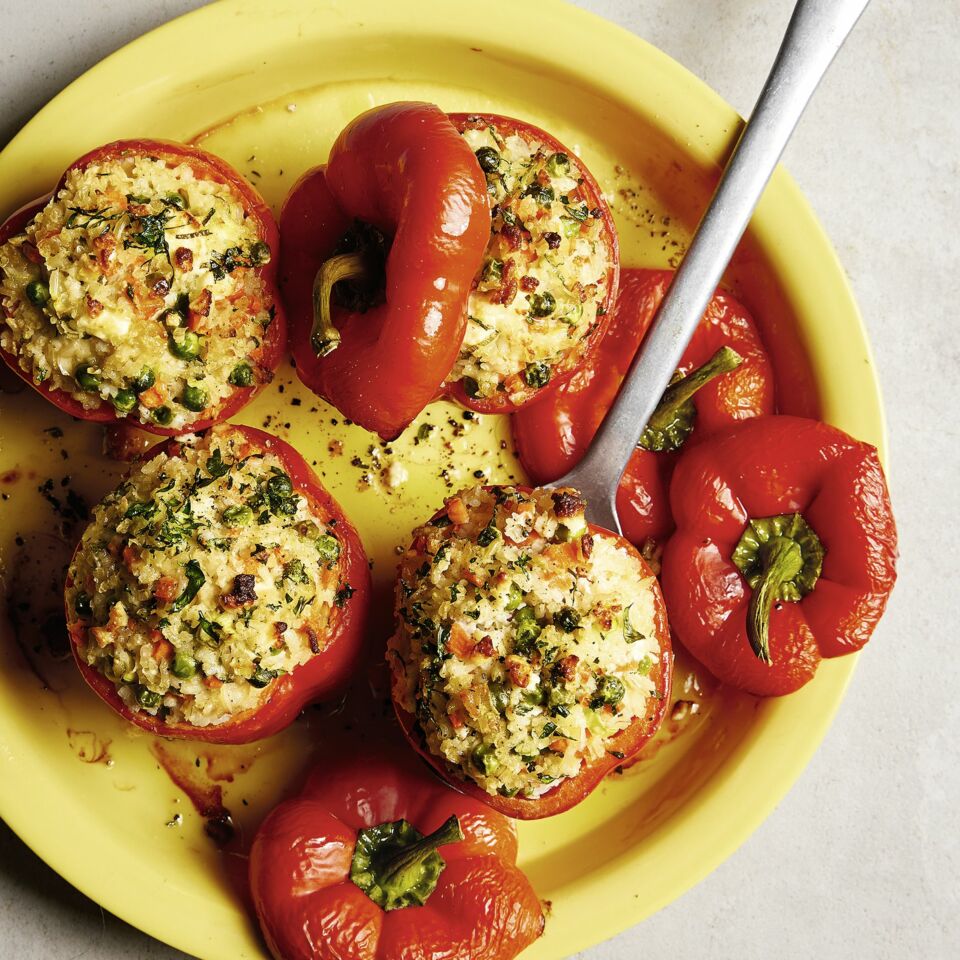 Gefüllte Paprika mit Reis und Feta Rezept | Küchengötter Gefüllte Paprika mit Reis und Feta Rezept | Küchengötter