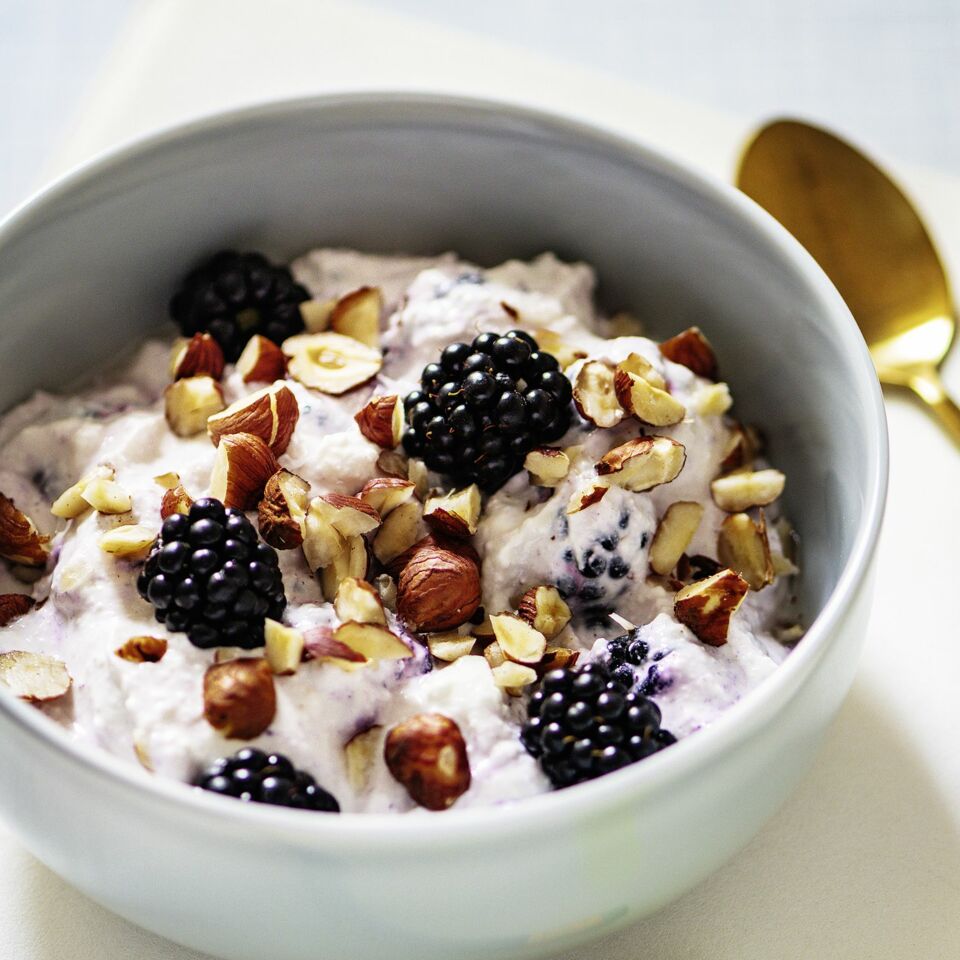 Schafquark mit Brombeeren Rezept | Küchengötter Schafquark mit Brombeeren Rezept | Küchengötter