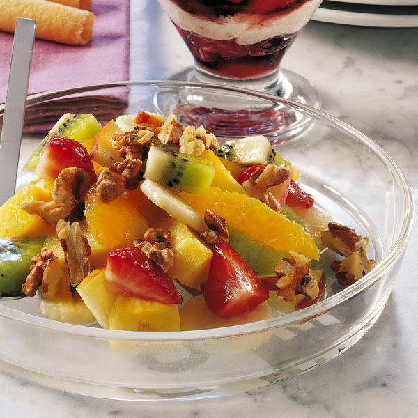 Obstsalat mit Walnüssen Rezept | Küchengötter Obstsalat mit Walnüssen Rezept | Küchengötter
