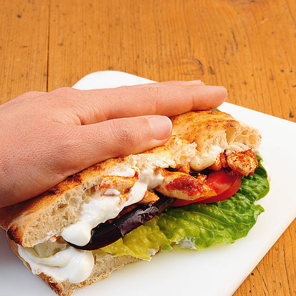 Schnelles Hähnchen-Pita mit Auberginen Rezept | Küchengötter Schnelles Hähnchen-Pita mit Auberginen Rezept | Küchengötter