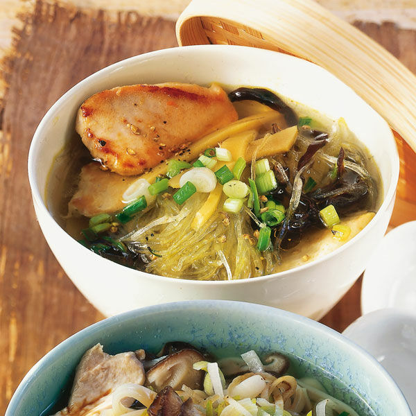 Glasnudelsuppe mit Hähnchenfleisch Rezept | Küchengötter